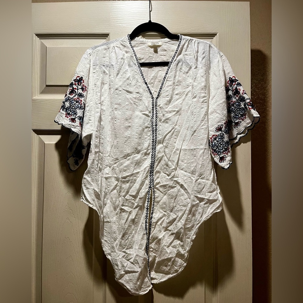 Max Studio Embroidered Top - Picture 2 of 3